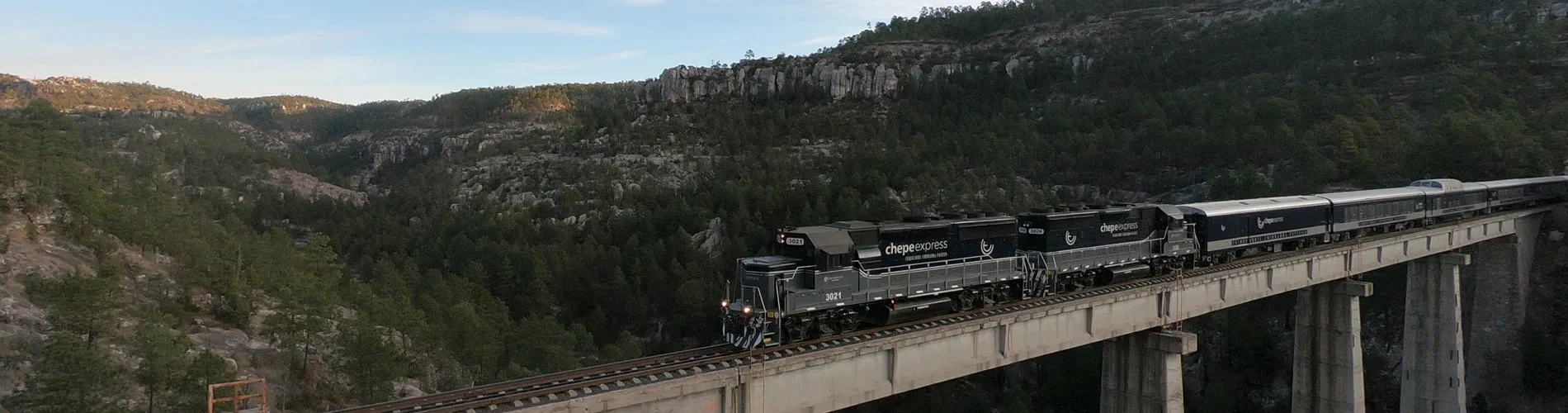 Vista destacada de MAZATLÁN Y LA SIERRA TARAHUMARA EN TREN.