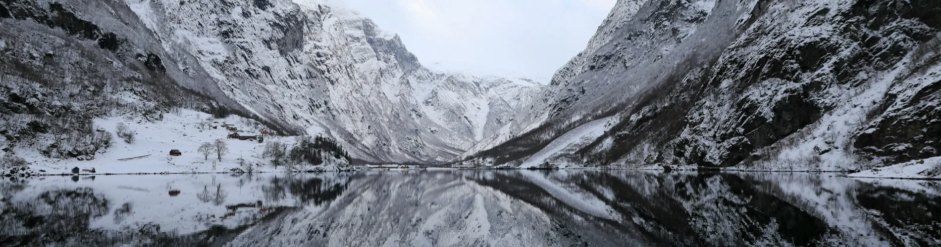 Vista destacada de FIORDOS NORUEGOS EN INVIERNO 2026-2027