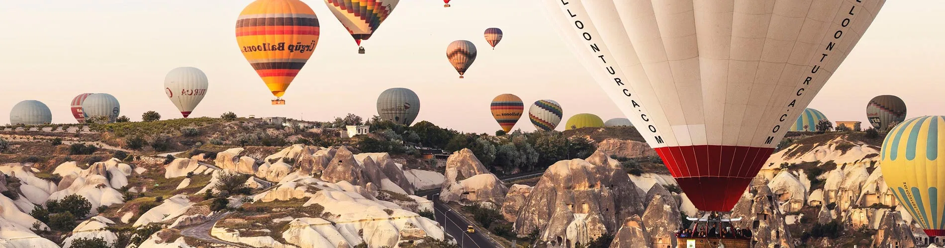 Vista destacada de SUPER TURQUIA CON HOTEL CUEVA
