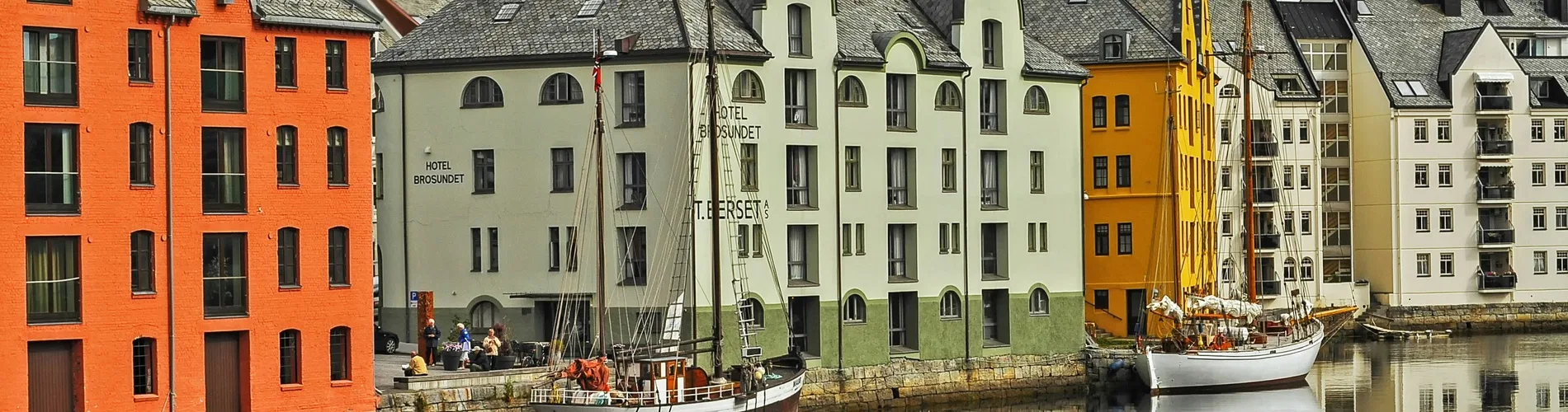 Vista destacada de RUTA DE LOS TROLLS: ENTRE FIORDOS Y ÅLESUND 2026